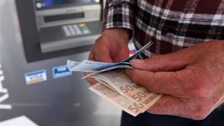 Tραγική εικόνα των αμοιβών – Κάτω από 450 ευρώ οι περισσότεροι Έλληνες